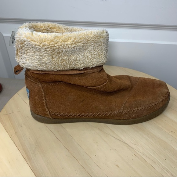 Toms Suede Leather Fleeced Moccasin Boots Rusty Brown Sz 8 Fleece Lining Native - Picture 12 of 16